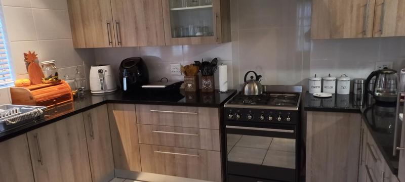 3 Bedroom Property for Sale in Bothasig Western Cape